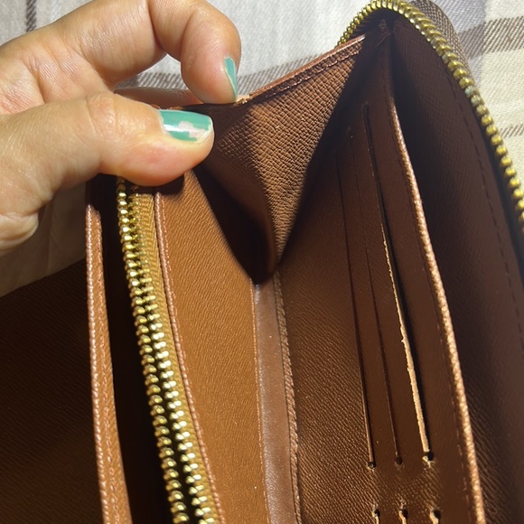 SOLD Louis Vuitton monogram zippy wallet (long wallet) - Picture 10 of 11